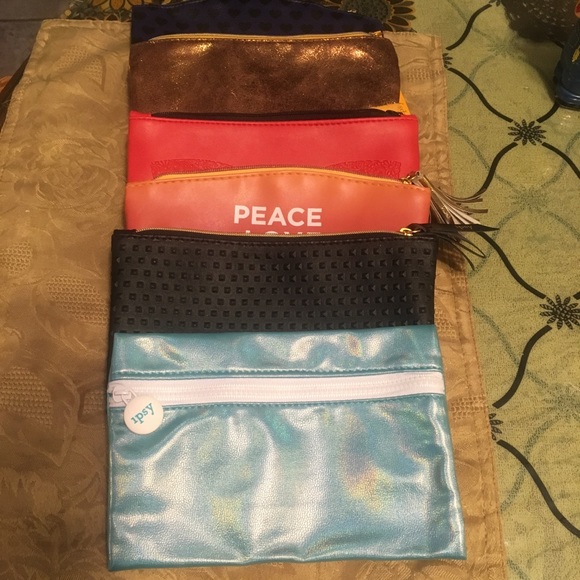 Ipsy bundle New !! - Picture 2 of 6